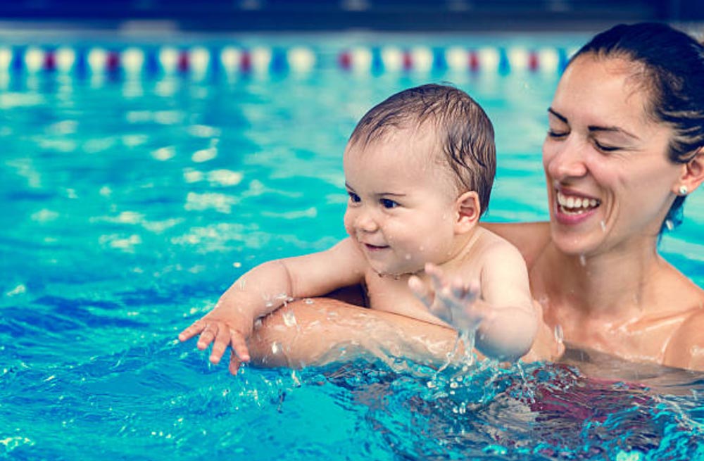 Cours de B b Nageur Bordeaux votre enfant heureux en piscine